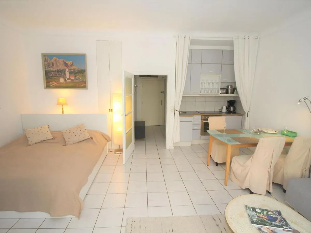 Apartment Inner City contacts